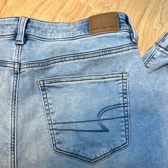 American Eagle Mom Jogger Jeans size 10 NWT - Picture 5 of 11